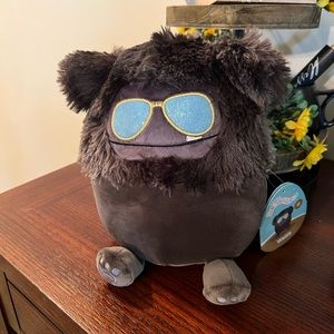 Wallis Squishmallow 8in